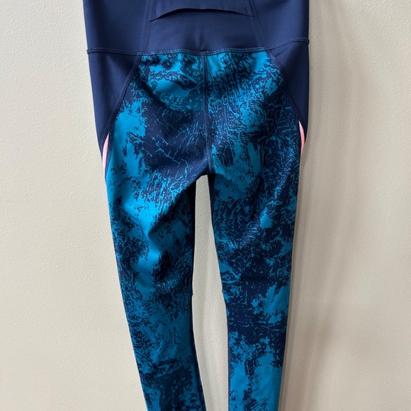 Women’s Under Armour leggings - Picture 2 of 3